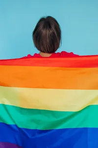 Haben homo- und bisexuelle Menschen ein höheres Risiko für psychische Störungen als heterosexuelle Menschen?