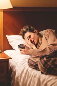 Hängt eine übermäßige Nutzung des Smartphones mit Angst und depressiven Beschwerden zusammen?