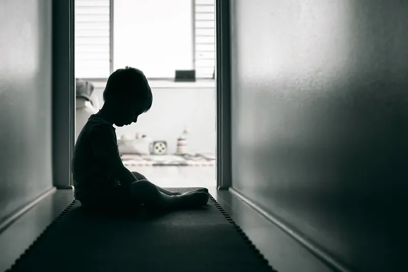Wie stark hängen Missbrauchserfahrungen als Kind mit späteren Depressionen und körperlichen Erkrankungen zusammen?