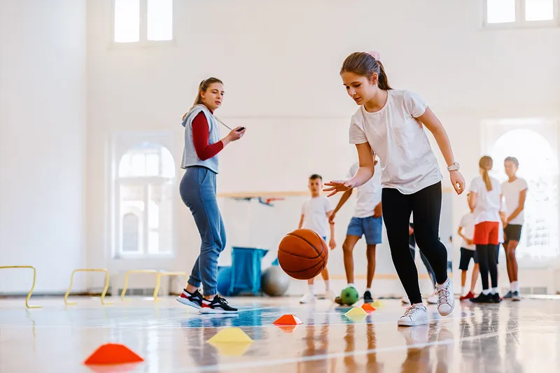 Hilft Bewegung in der Schule Kindern und Jugendlichen beim Denken?