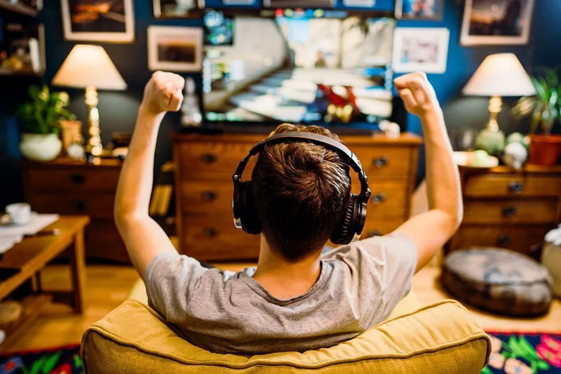 Was beeinflusst den Zusammenhang zwischen gewalttätigen Videospielen und aggressivem Verhalten?