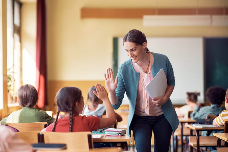 Hängen Verhaltensprobleme damit zusammen, ob sich Kinder und Jugendliche mit ihrer Schule verbunden fühlen?
